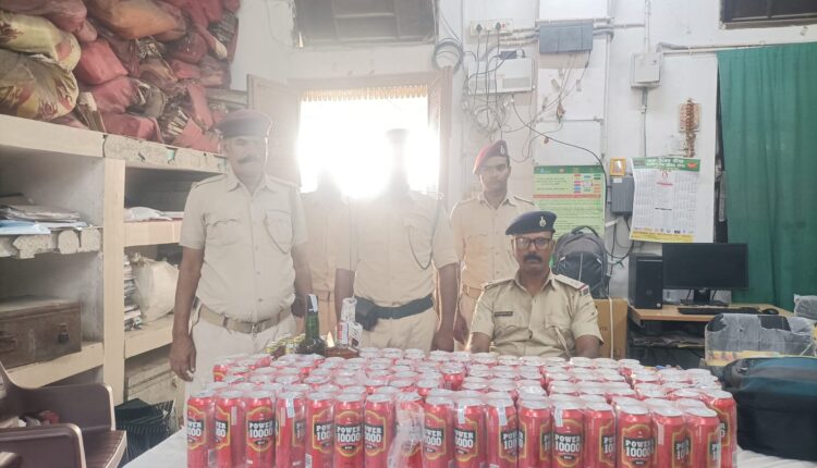 लावारिस हालत में अवैध अंग्रेजी शराब की बरामदगी।